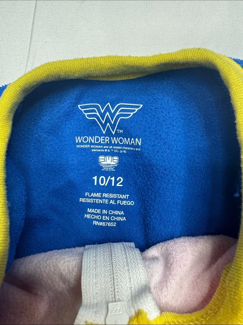 DC Comics WONDER WOMAN Blanket Sleeper Pajamas size girls kids 10 / 12 superhero